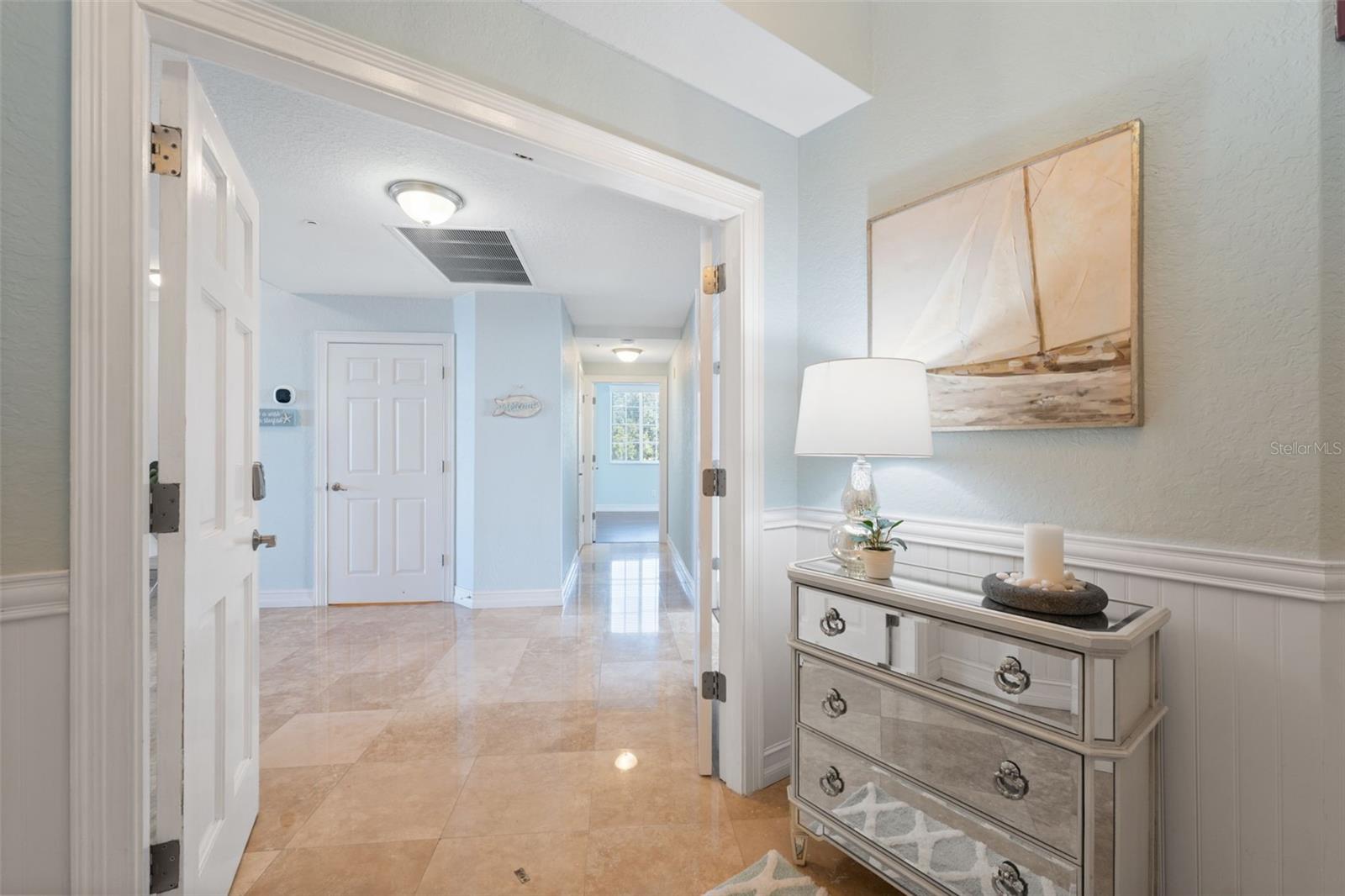 Front door/foyer