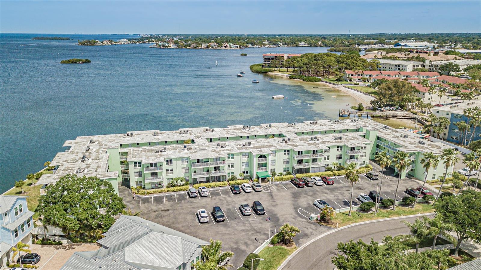 Dolphin Pointe