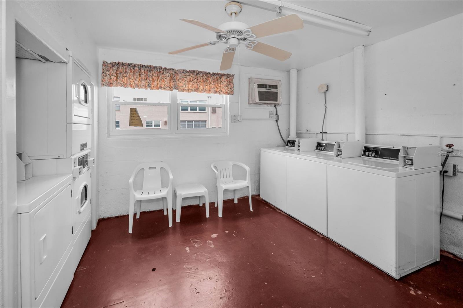 4th Floor Laundry Room