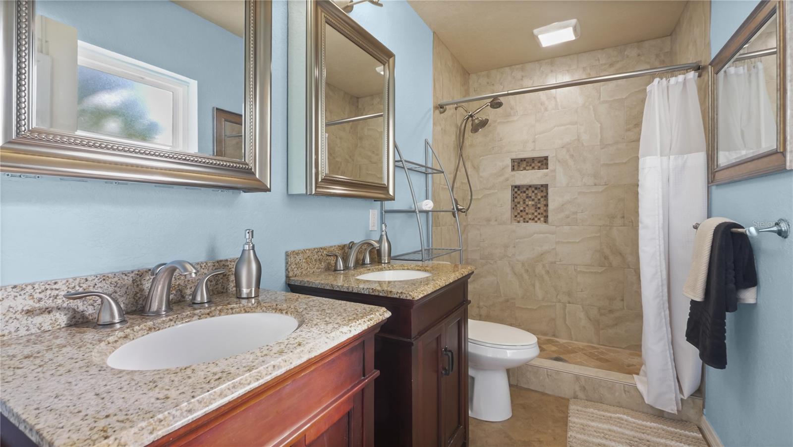 Primary En Suite Bathroom