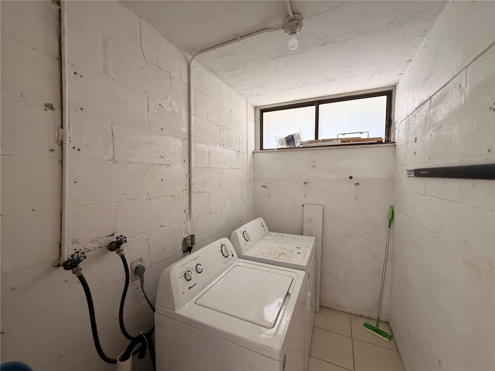 outdoor storage and wash room