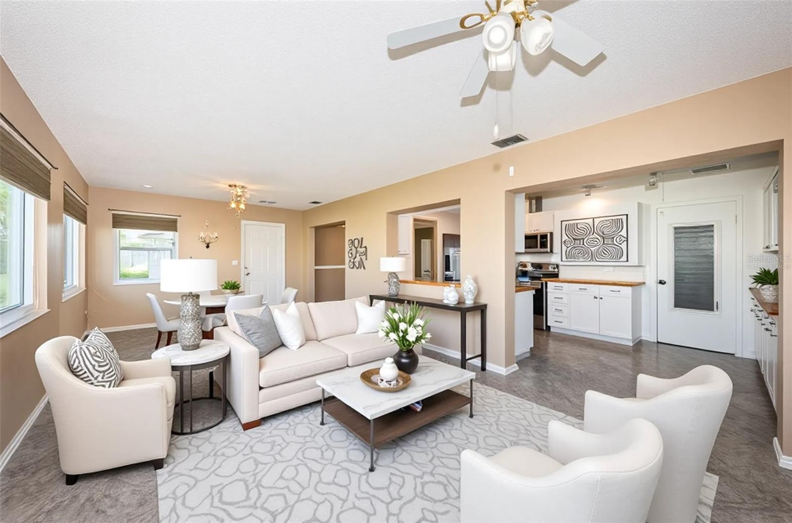 Sunroom/Florida room- virtually staged