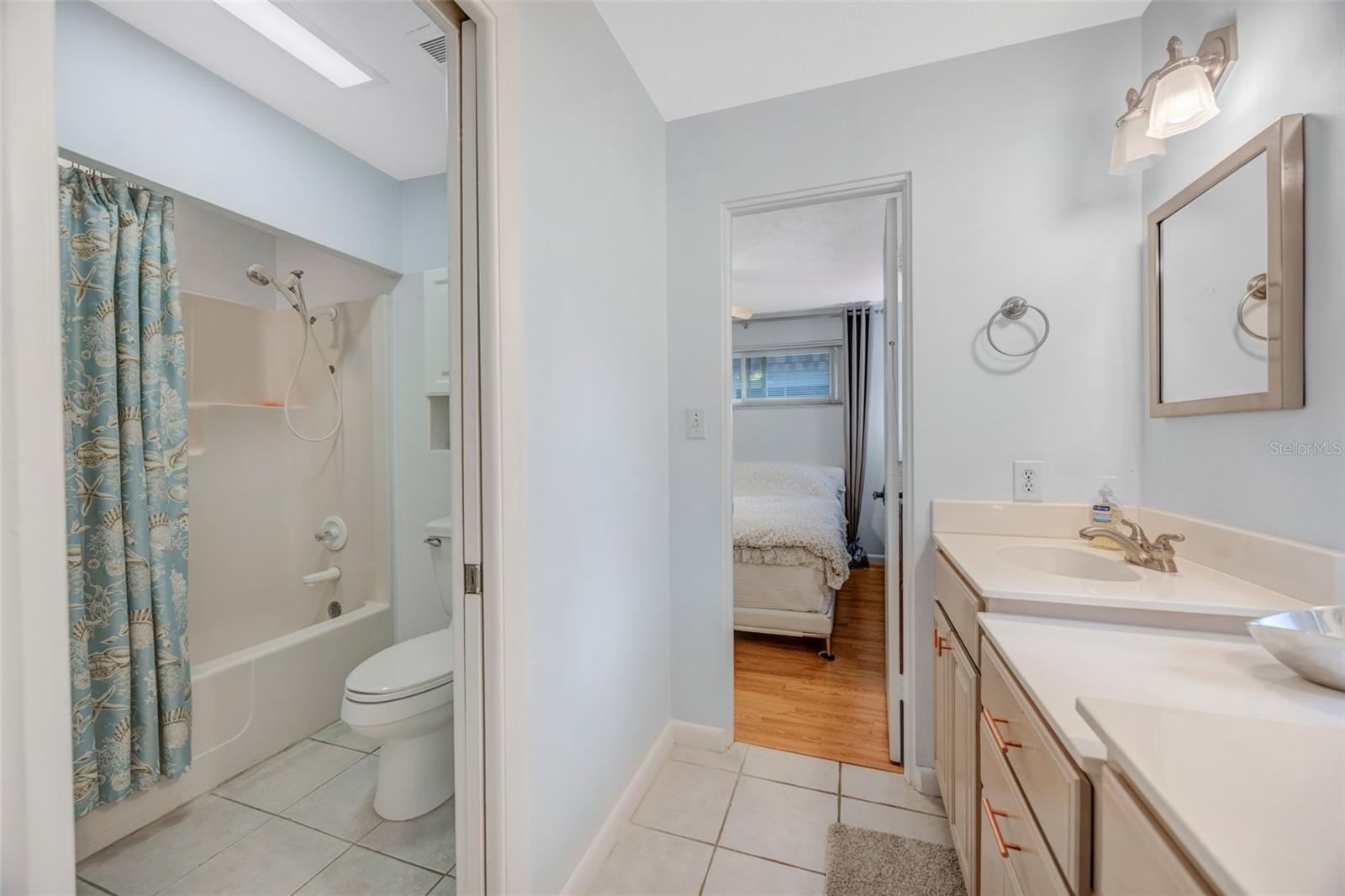 Jack and Jill bath between 2nd and 3rd bedroom