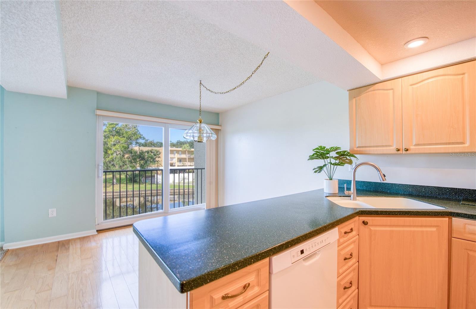 GRANITE COUNTER TOPS