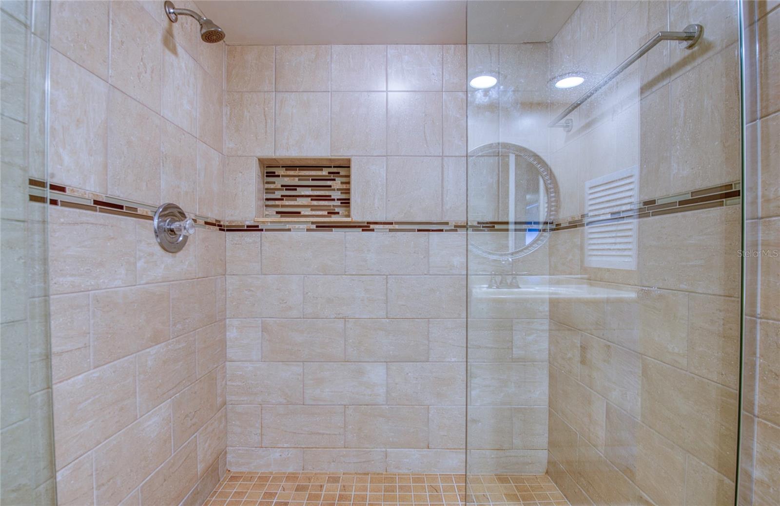 WALK-IN SHOWER