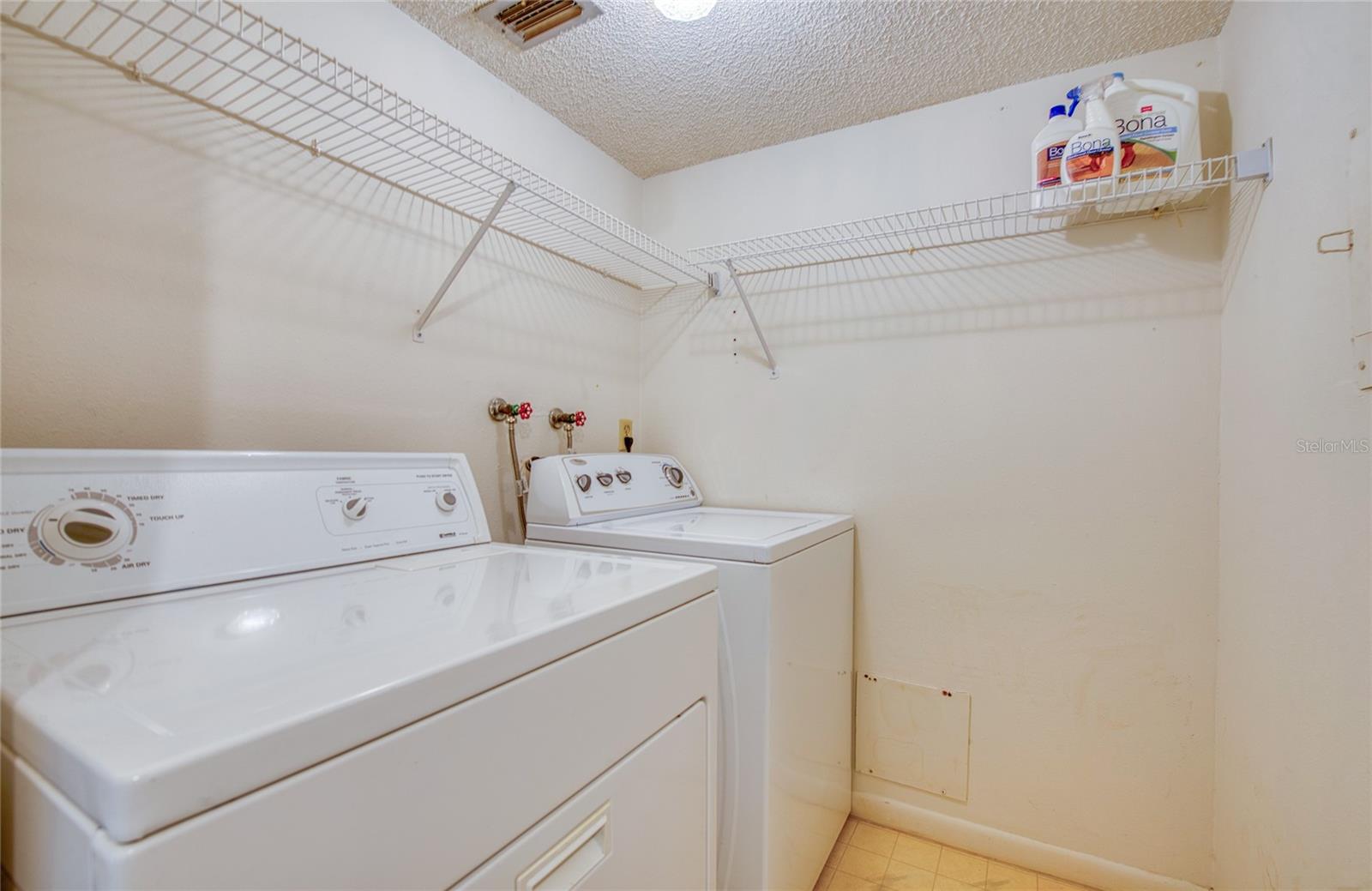 BIG LAUNDRY ROOM WITH STORAGE