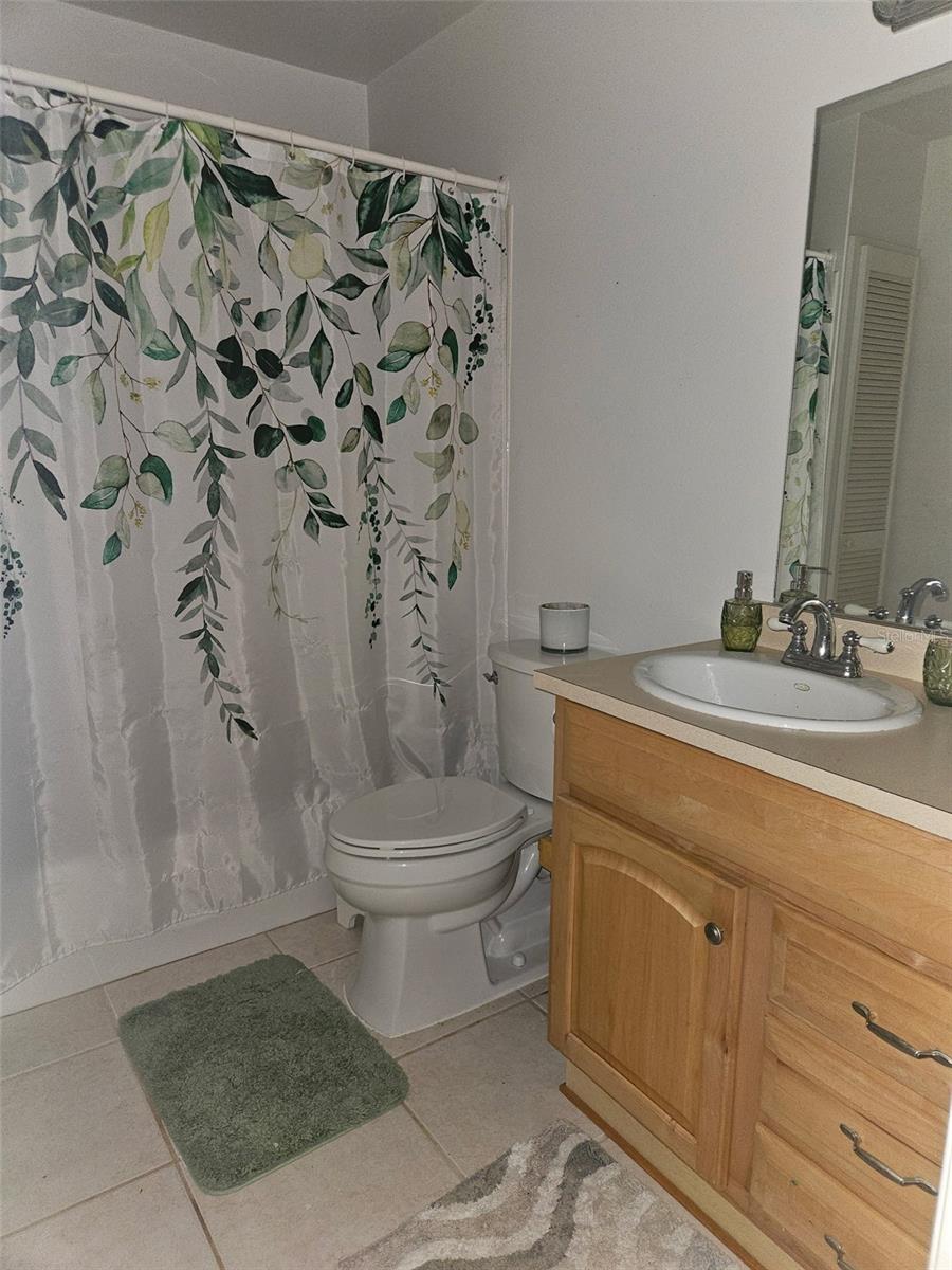 2nd bathroom