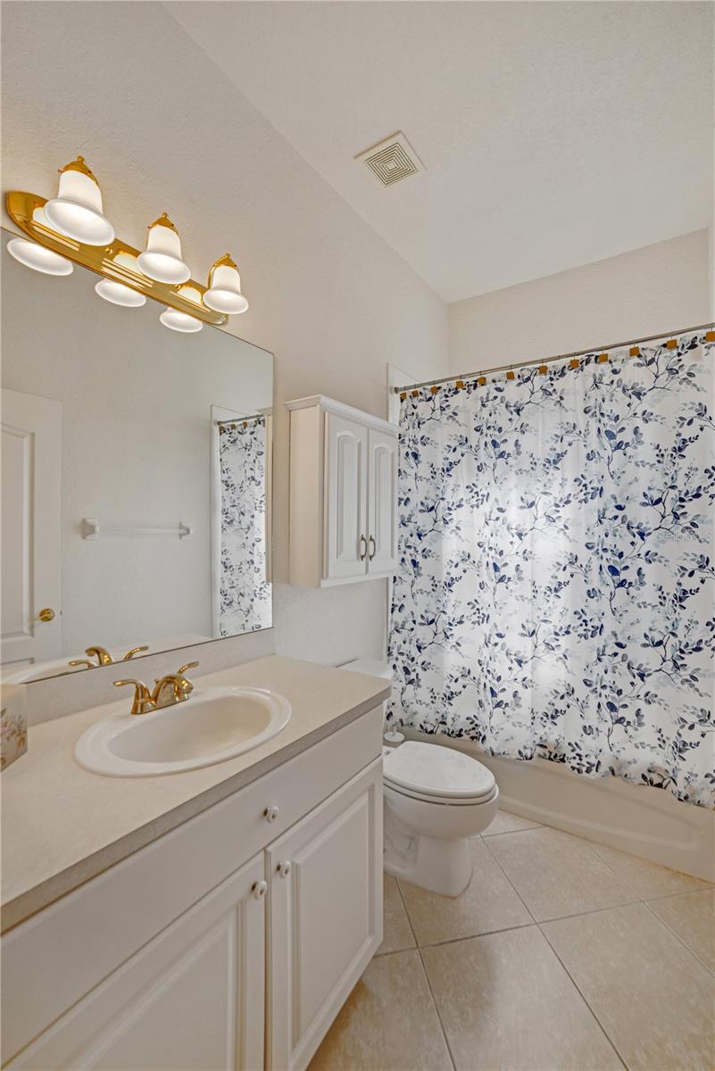 GUEST BATH WITH BATHTUB/SHOWER