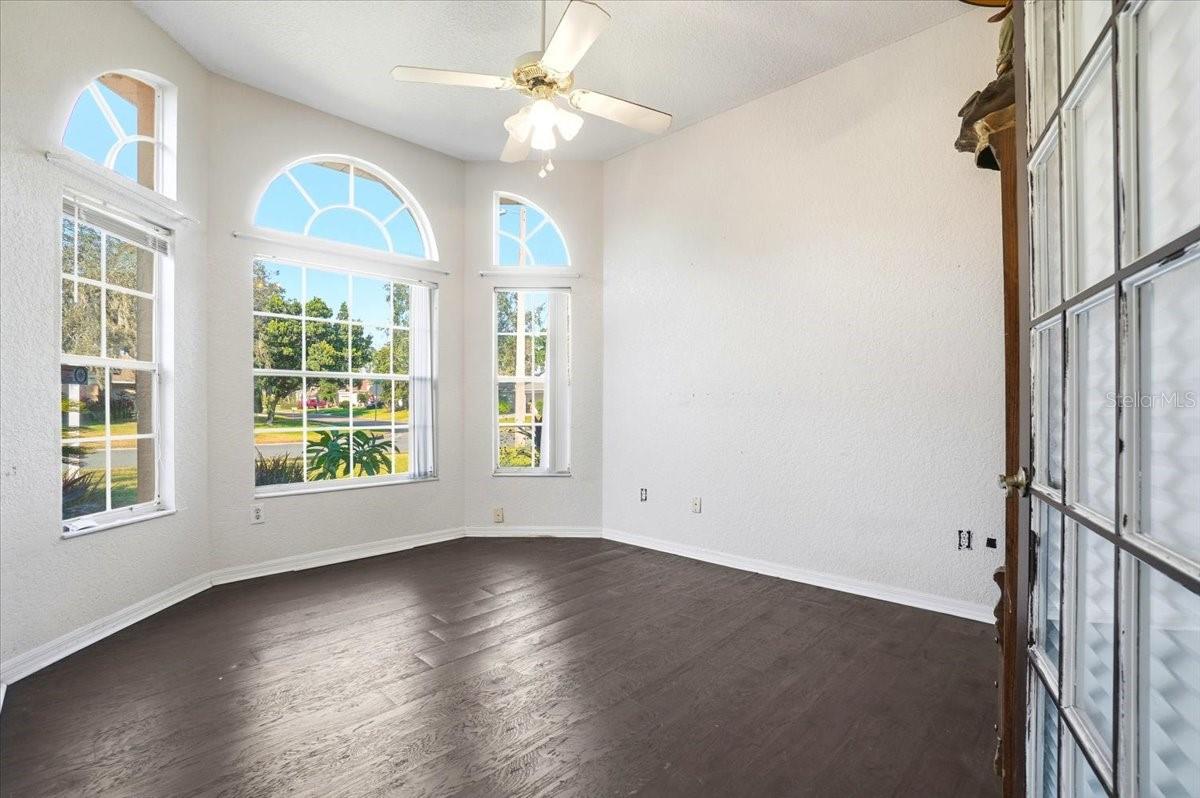 Office/3rd bedroom option