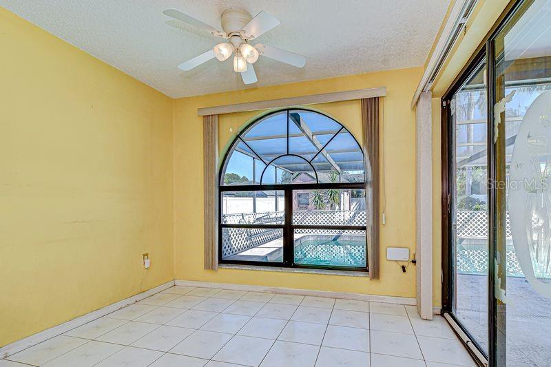 Eat-in area/Breakfast Nook