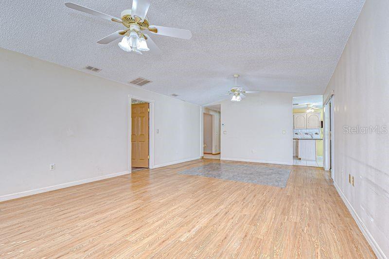 Spacious great room, living/dining area