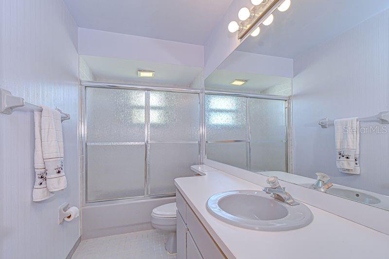 2nd Bathroom