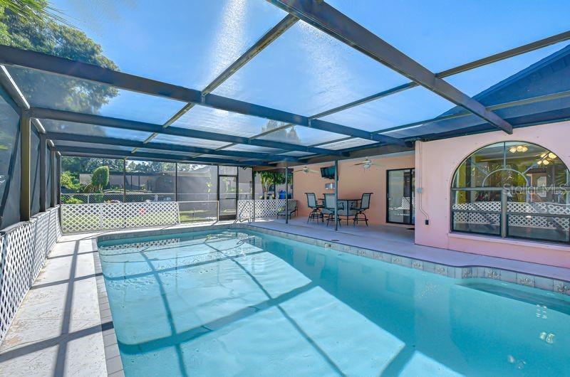 Sparkling Pool and Screened Lanai