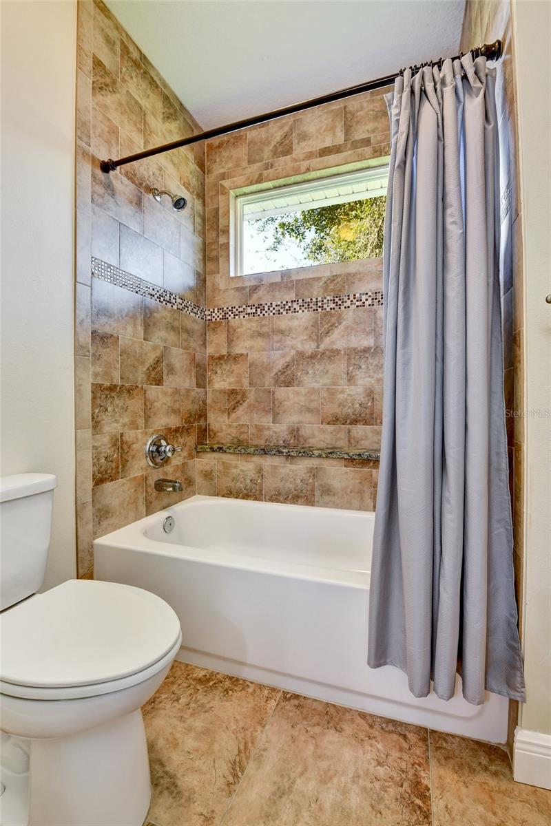 2nd Bathroom (Jack and Jill)