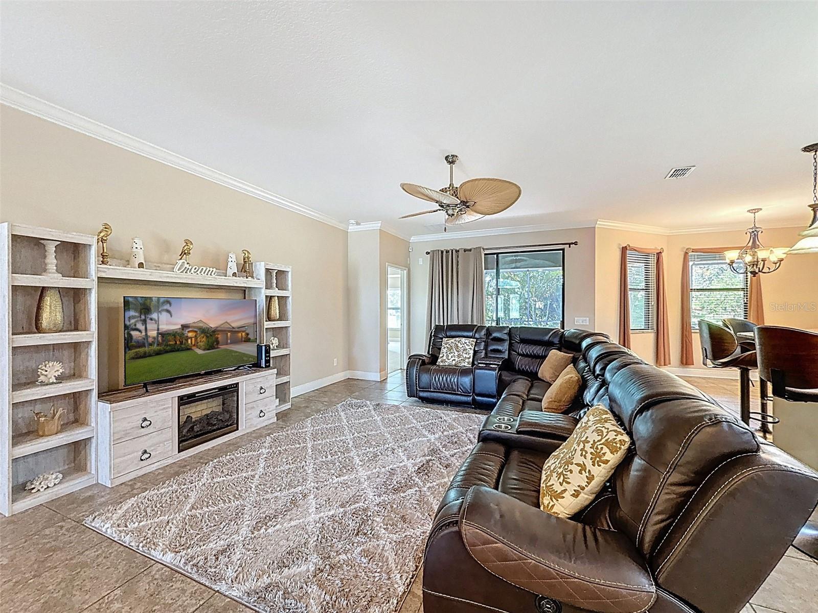 Family room, Kitchen and breakfast nook offers so much living space!