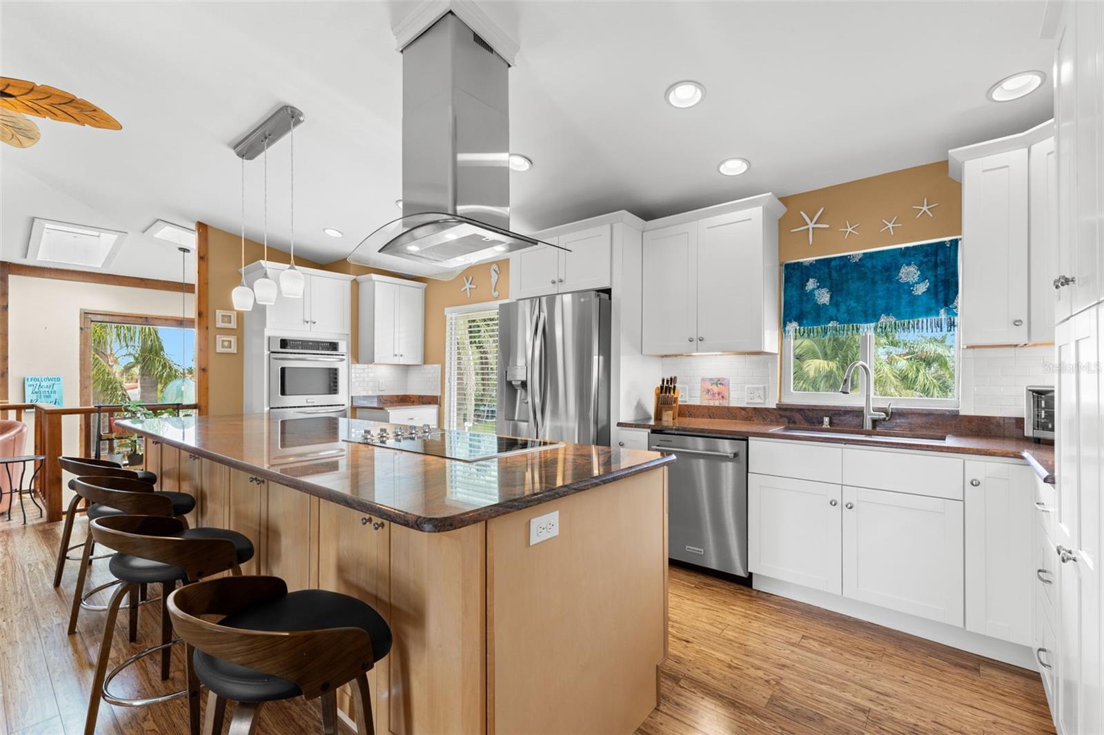 Kitchen with large island