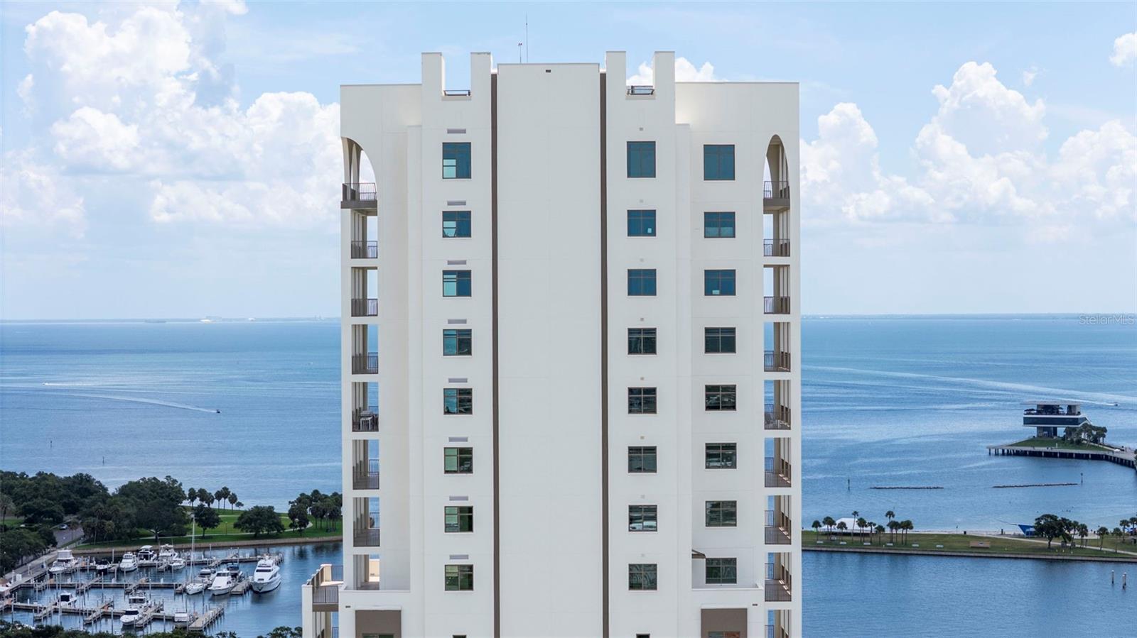 Full-floor residences with 360 views of Bay and City!