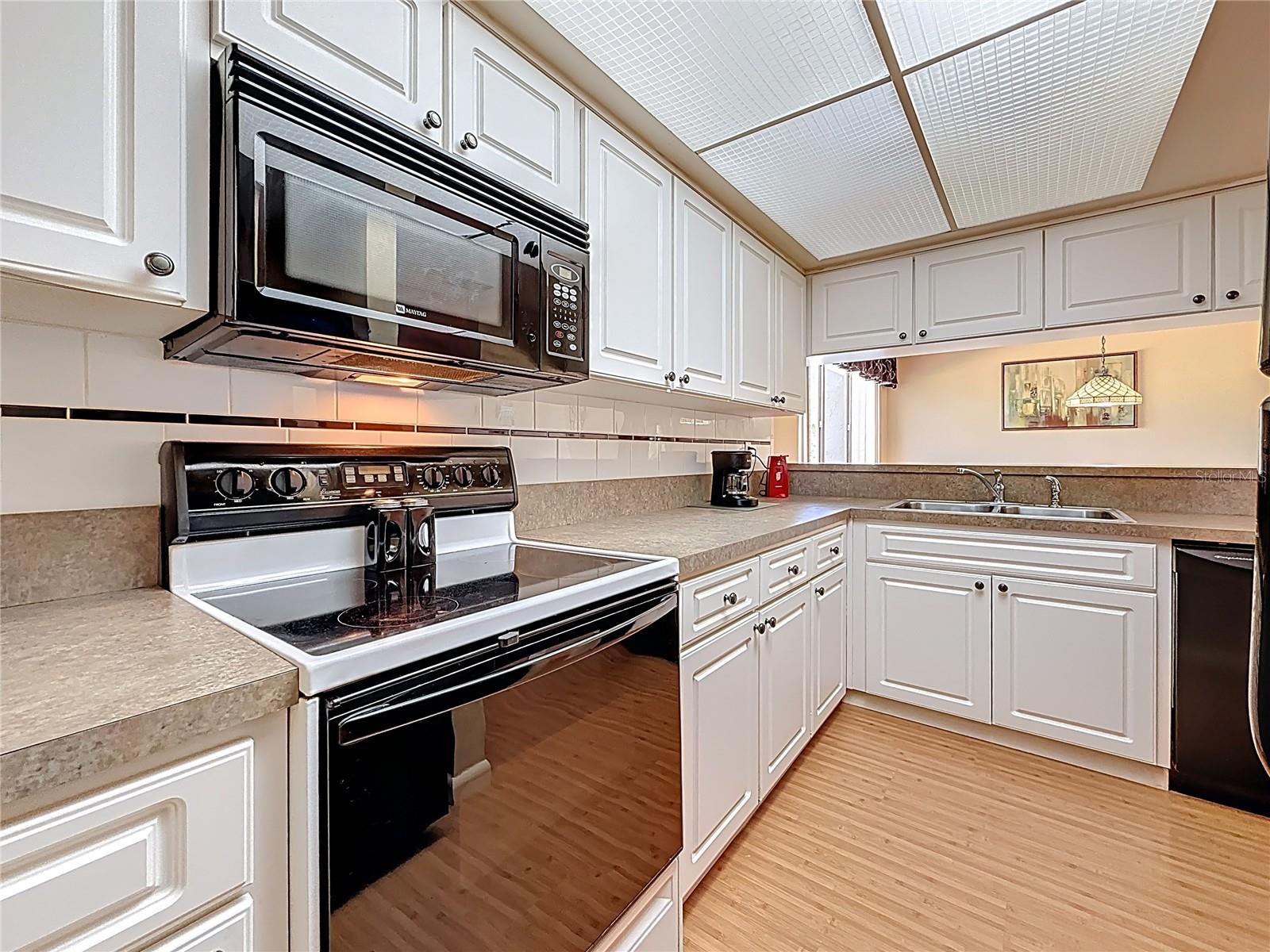 Kitchen - Passthrough to Dining Room
