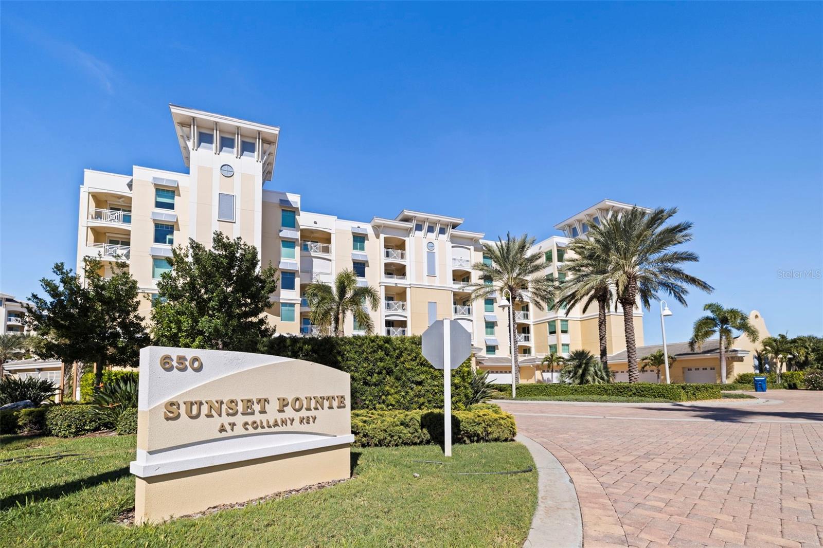 Entrance to Sunset Point at Collany Key