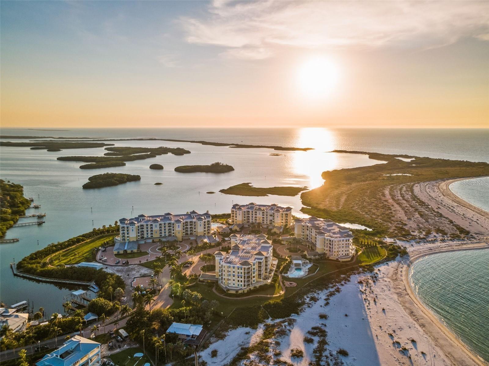 Gorgeous, Luxury Island Living!