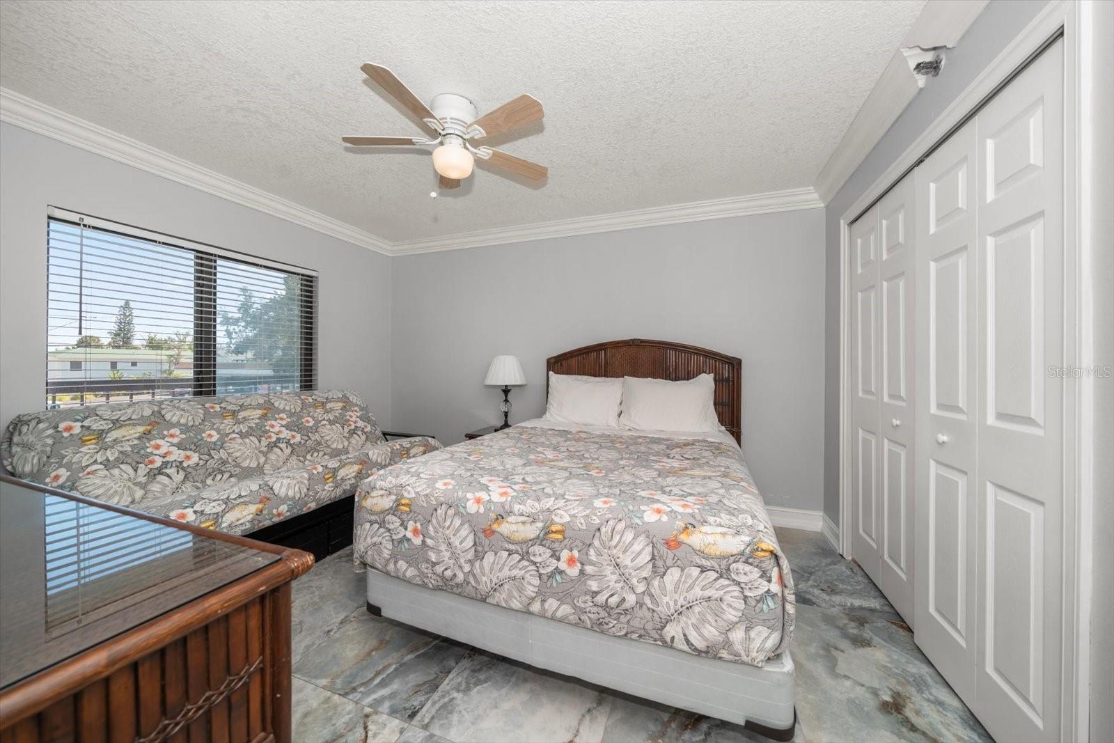 Guest bedroom 3-sleeps up to 4