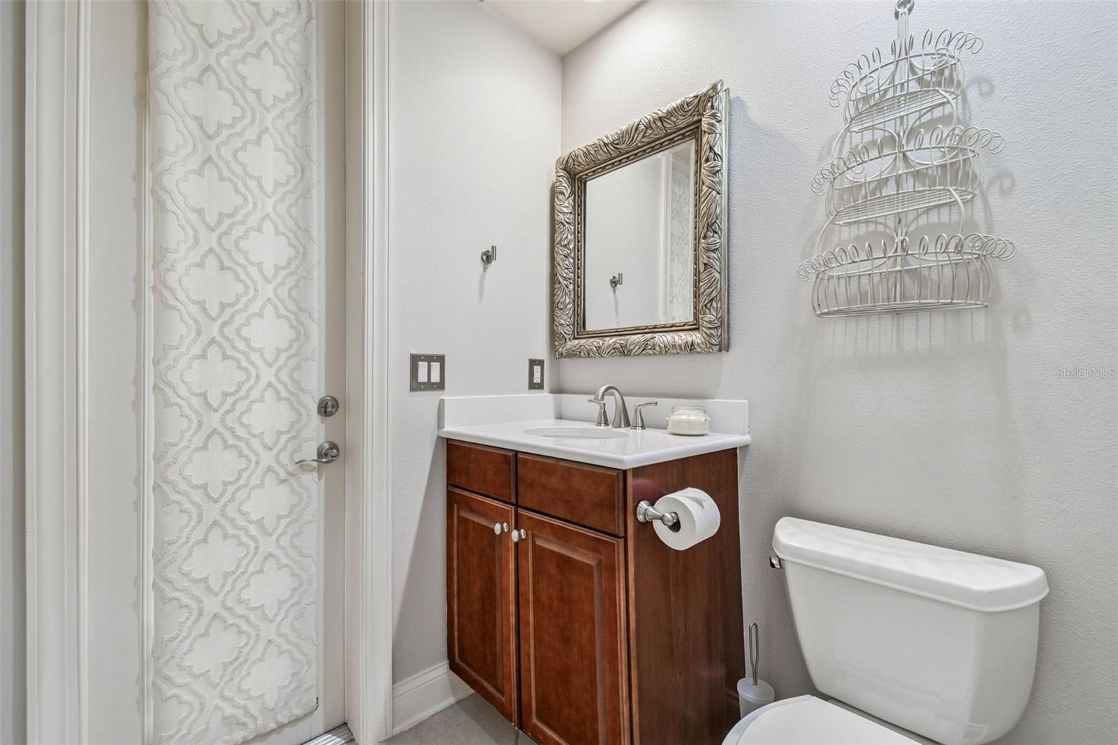 1st Floor Powder/Pool Bath