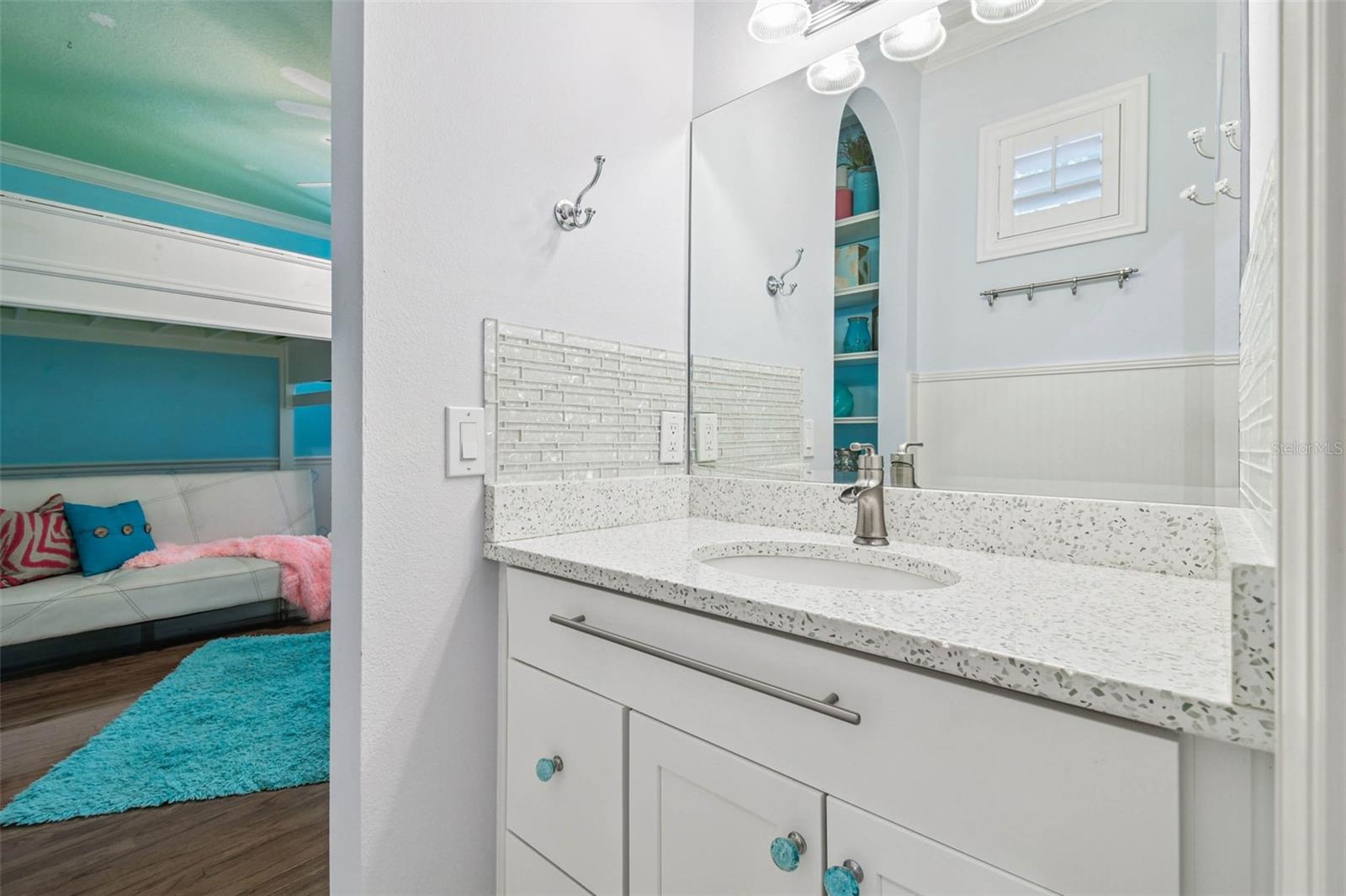 Jack & Jill Bath for Bed 3 & 4