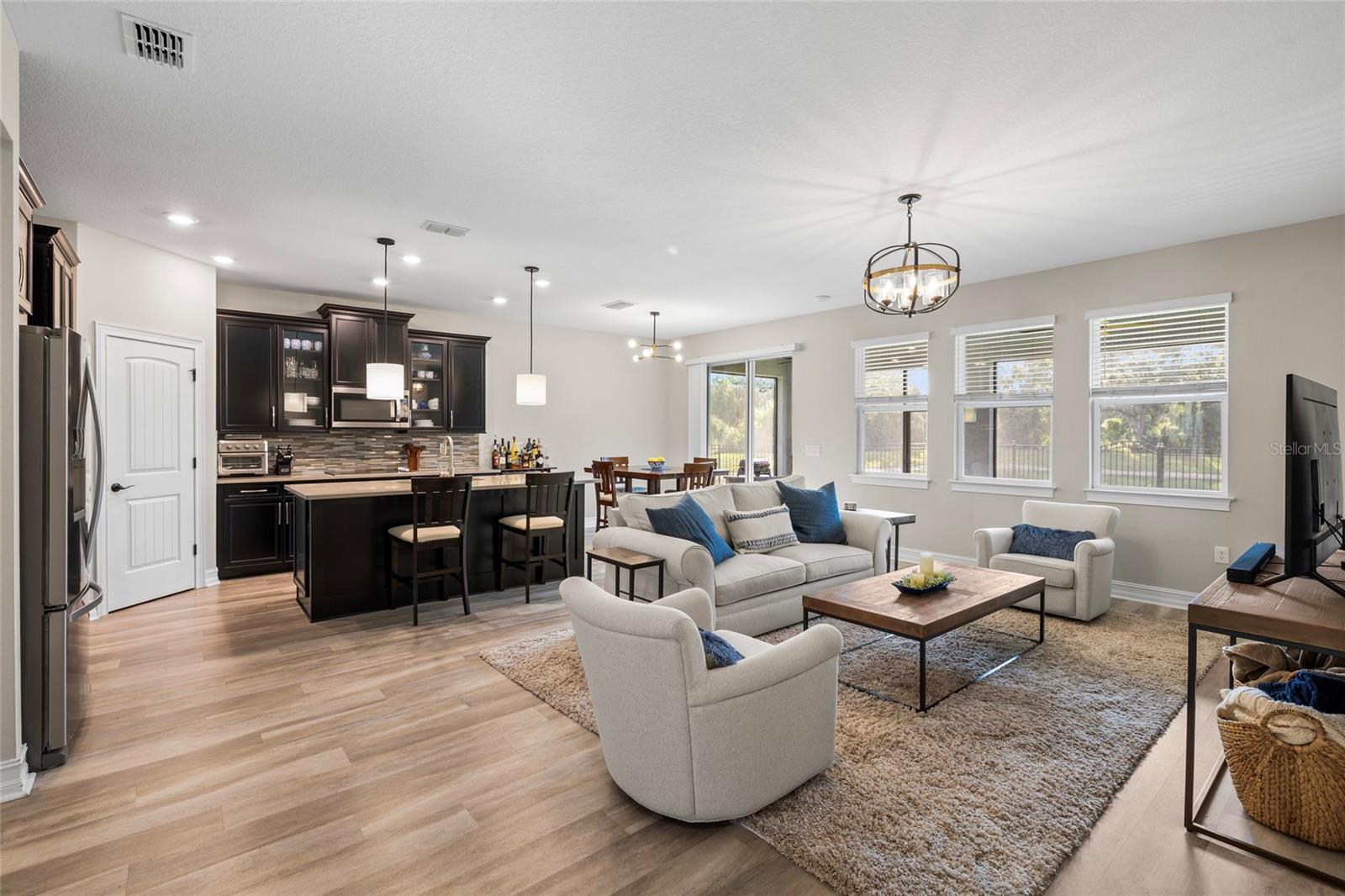 Kitchen | Family room
