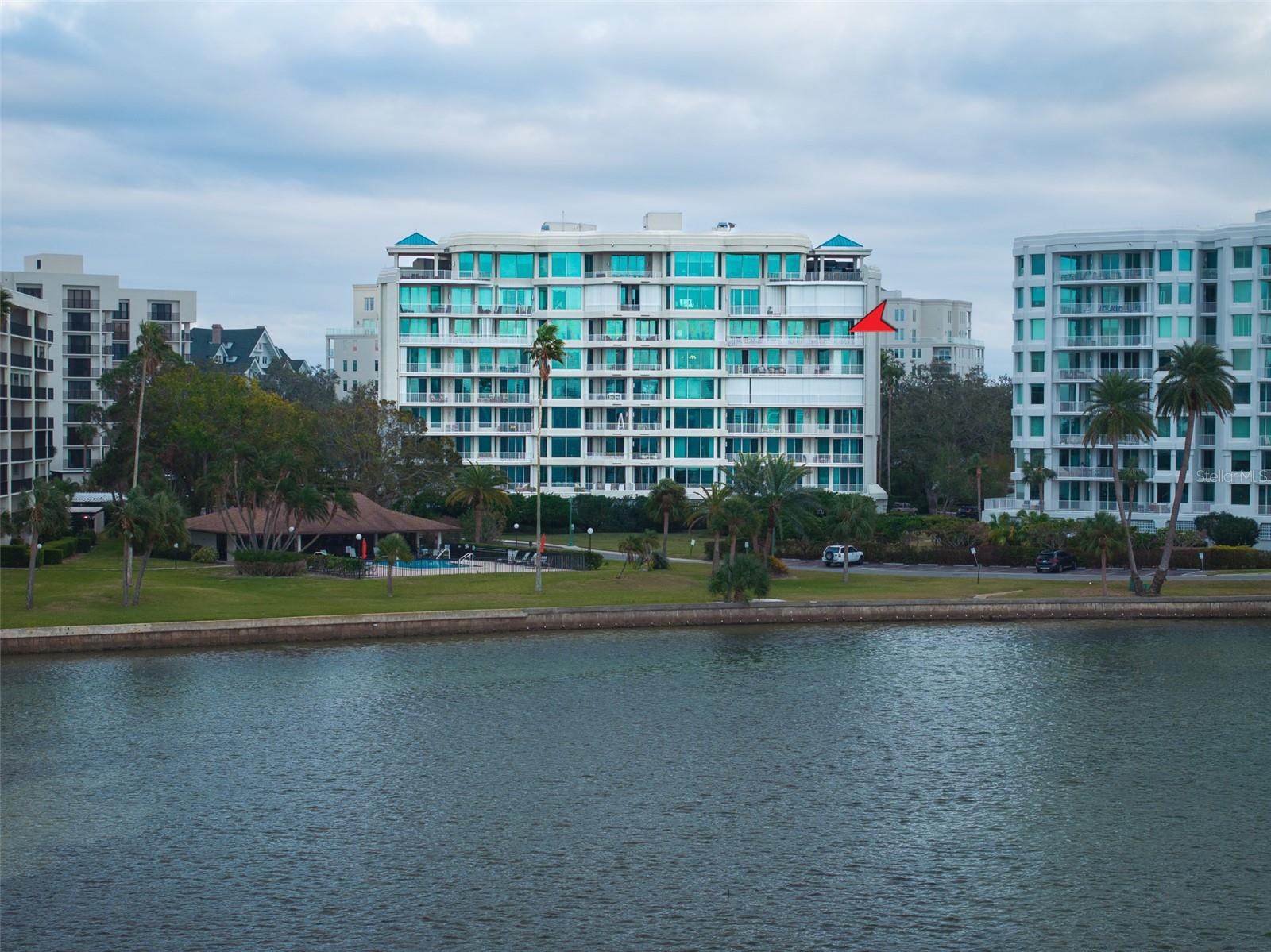 Imagine the joy of owning the entire floor! Privacy comparable to living in a single family residence with out the worry and upkeep with a non evacuation location yet on the coast.