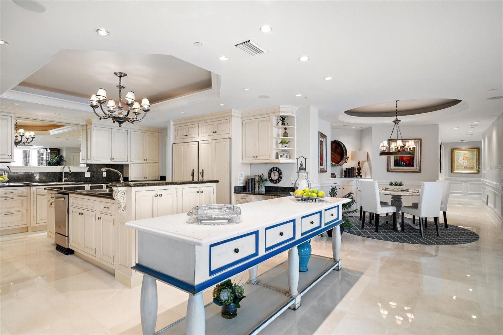 Cooking and entertaining are sure to delight the most selective chef in this stunningly designed kitchen!