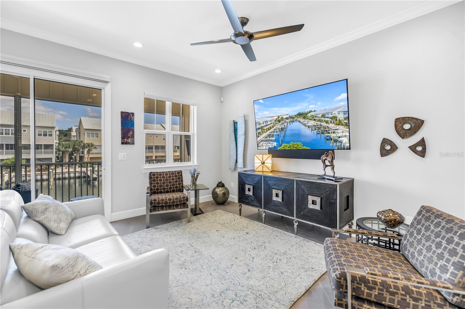 Great Room leading to screened in porch