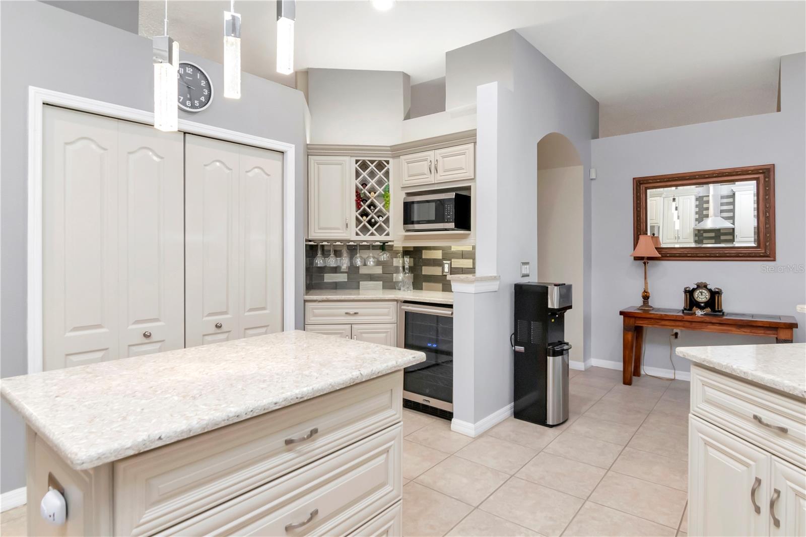 Updated Kitchen - Breakfast bar - Large pantry