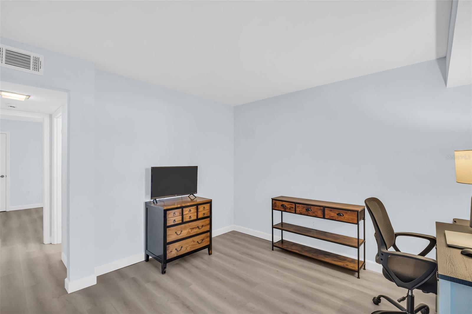 Office space can be used as 3rd bedroom