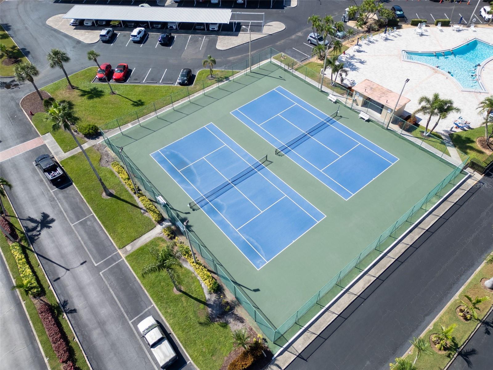 So many community features!