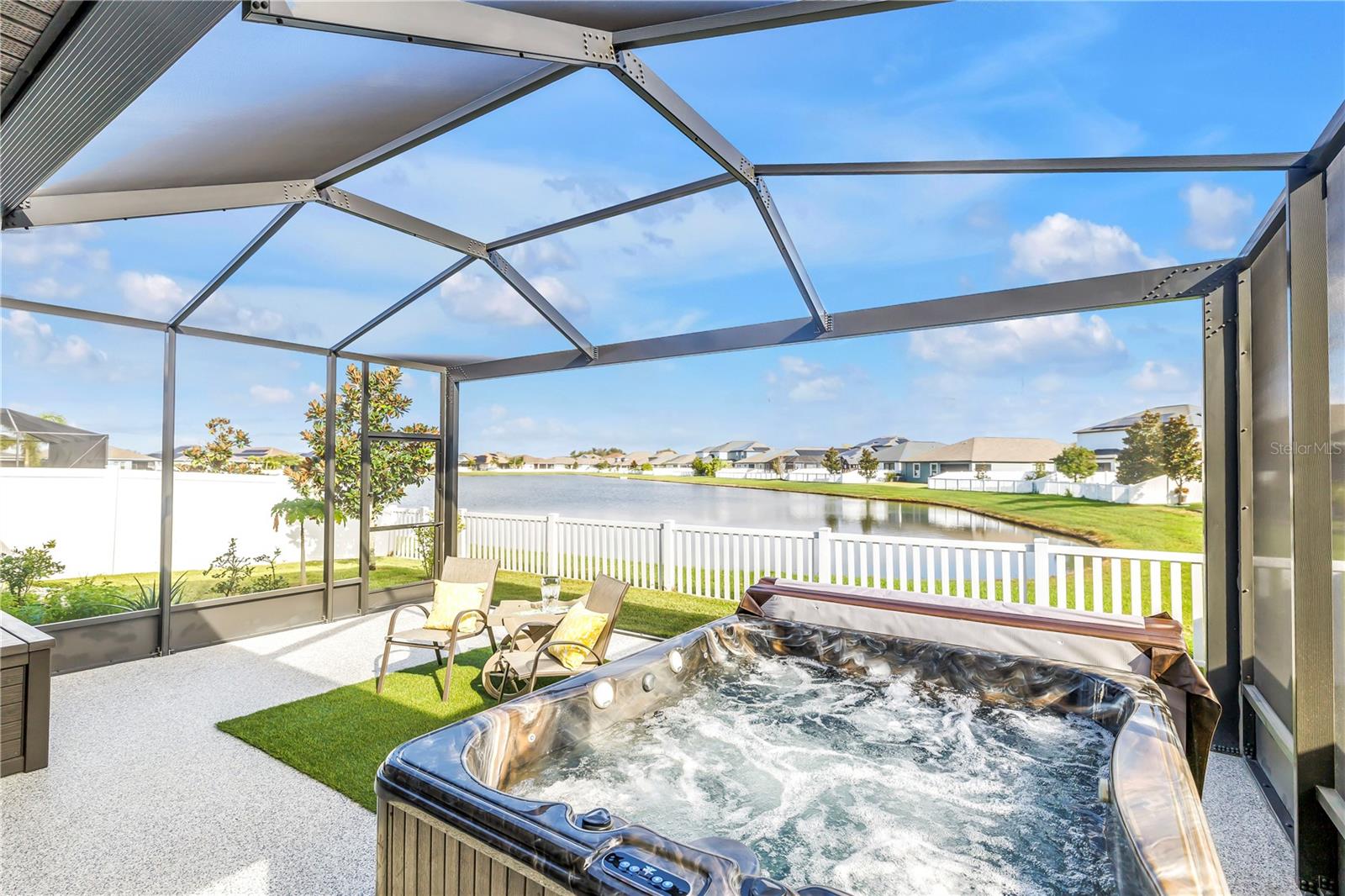 Extending the home’s peaceful flow outdoors—relax and recharge with a view