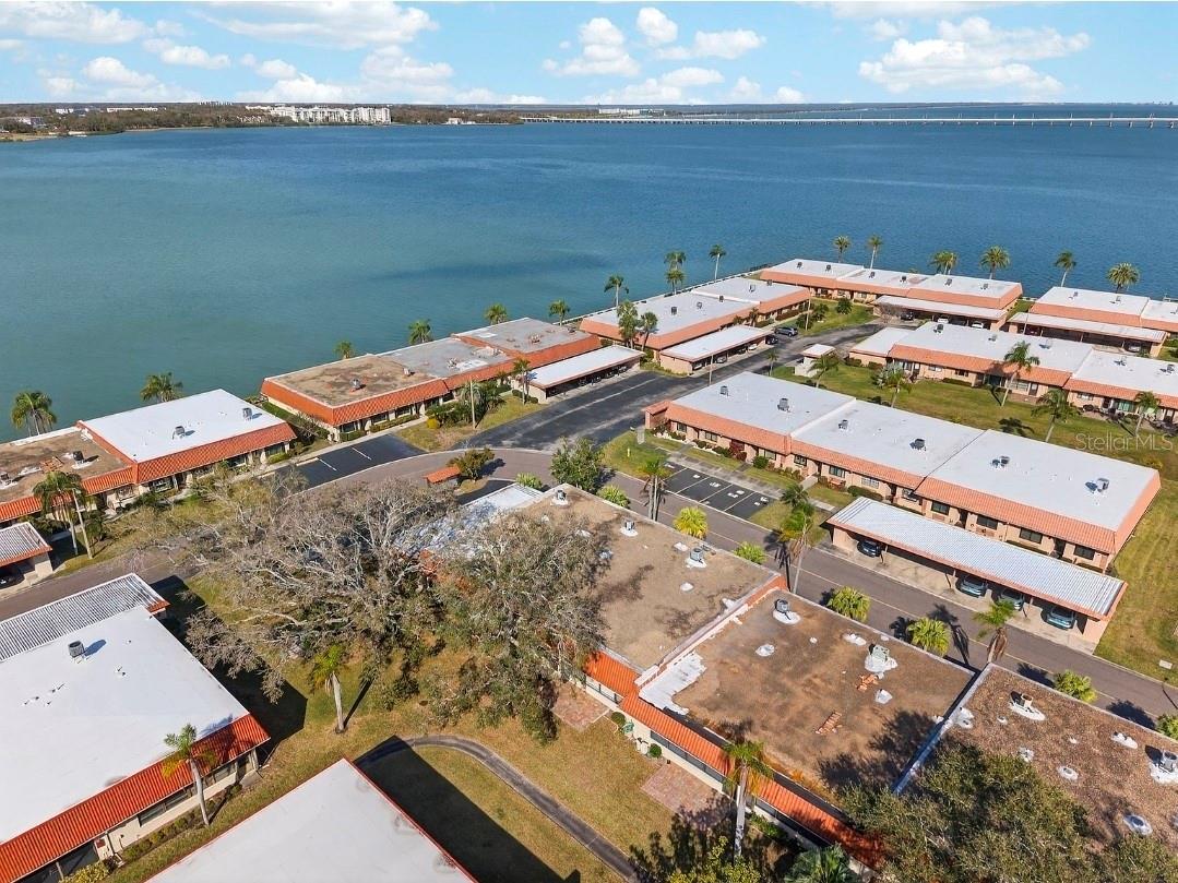 TB8442922