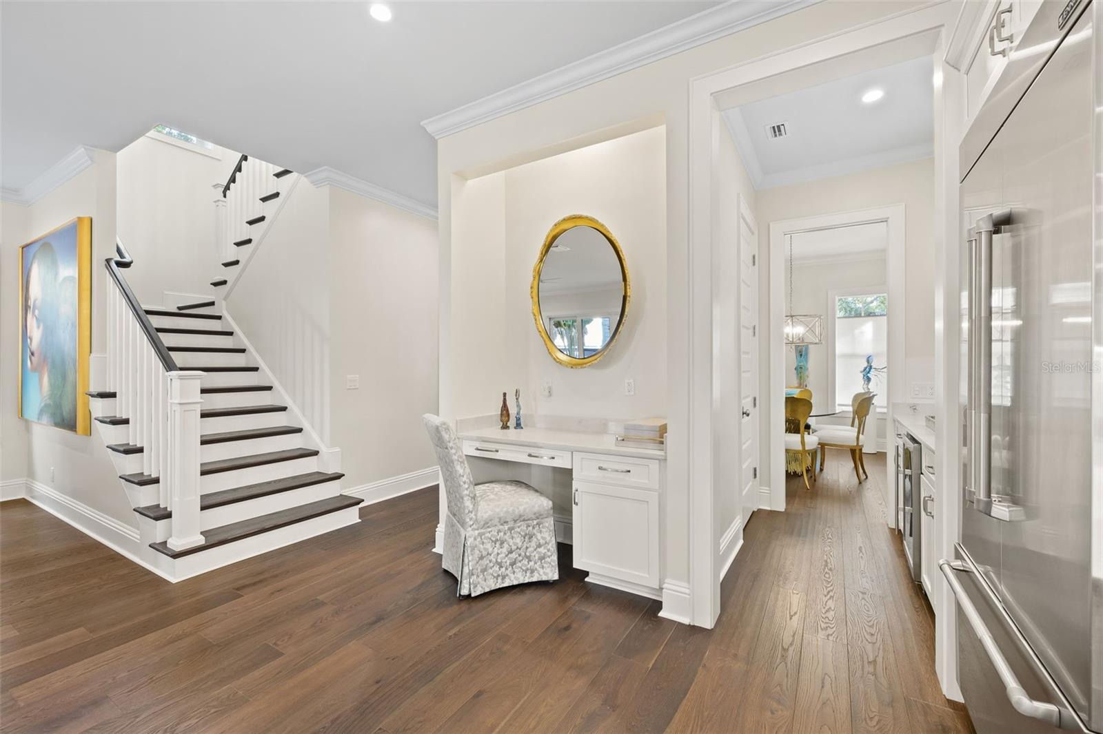 OPEN PLAN LIVING AND KITCHEN AREA