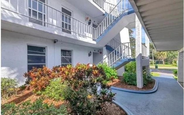 STAIRS LEADING TO UPPER FLOORS