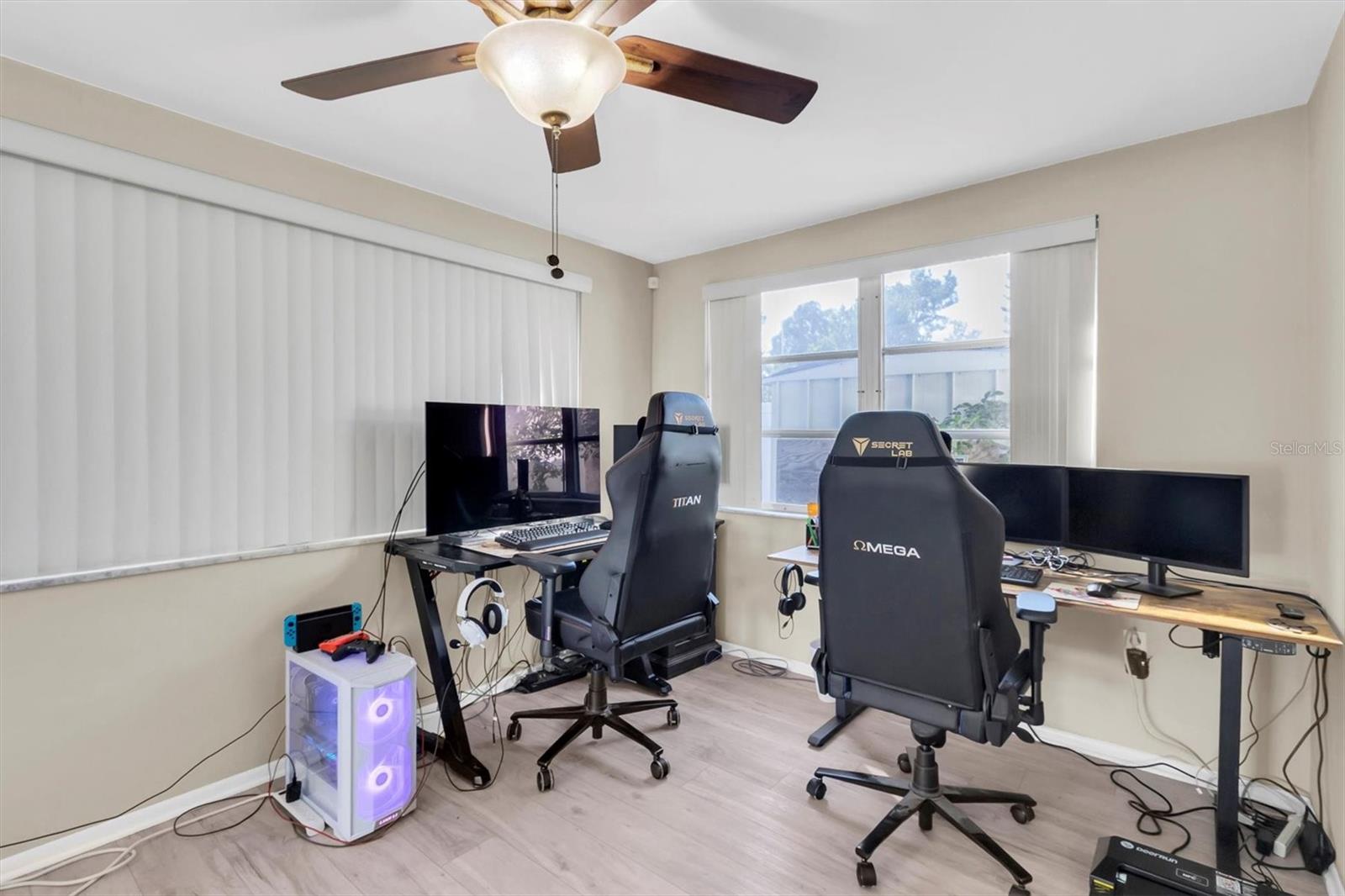 bonus room/office/3rd bedroom