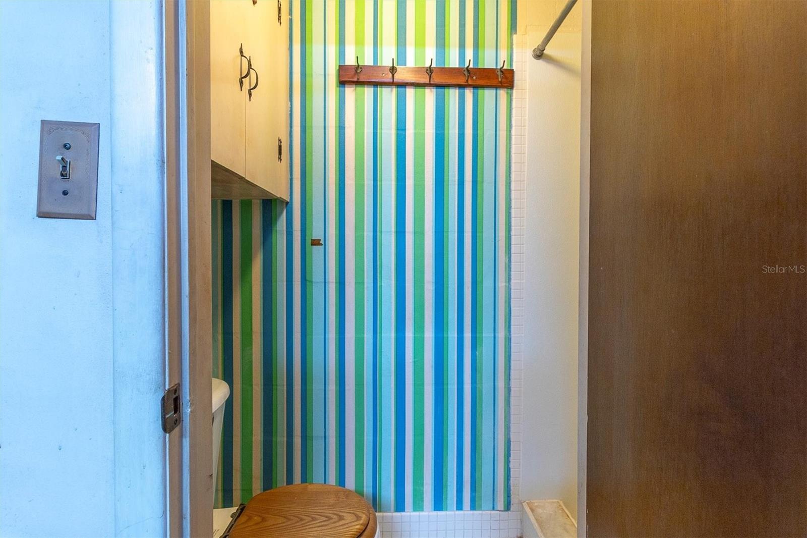 2nd bath full shower