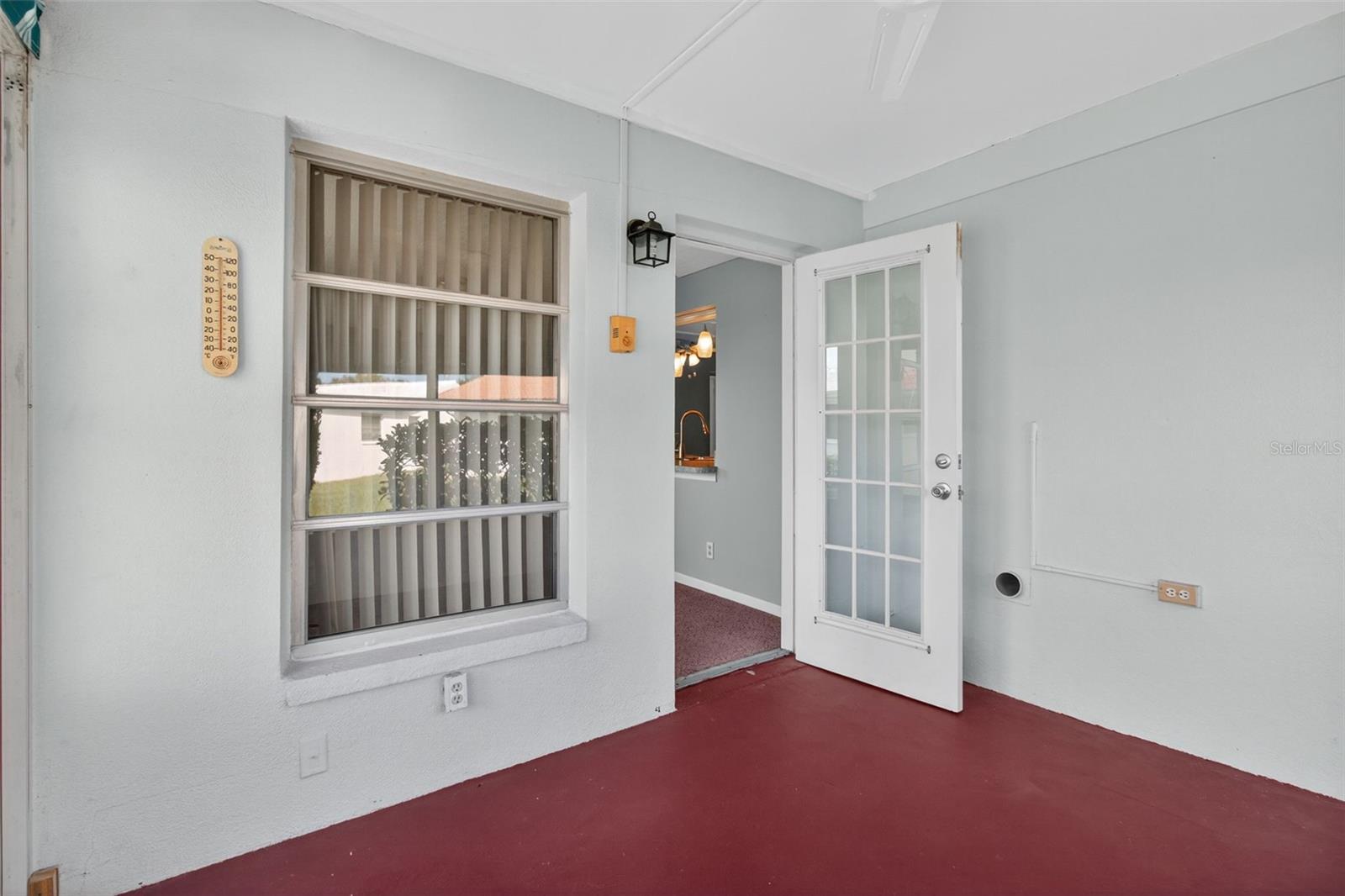 Covered, screened patio