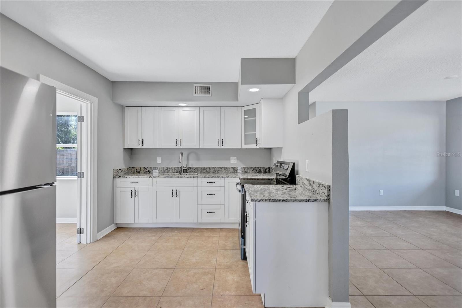 Fully updated kitchen