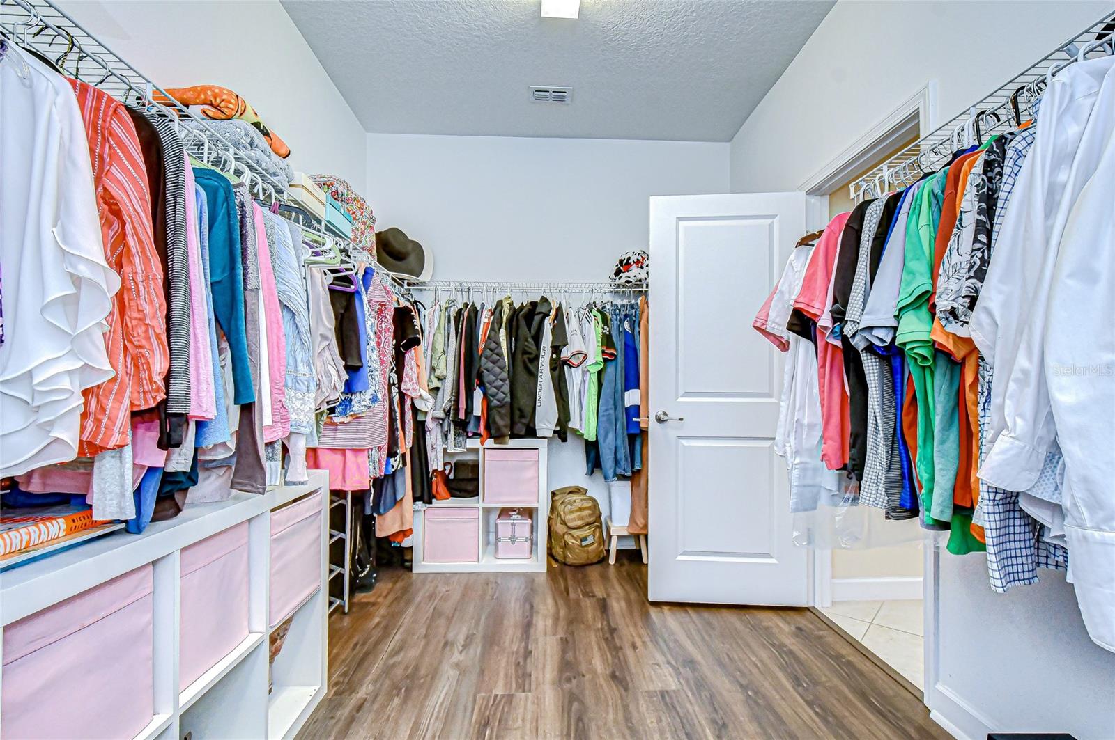 Walk-In Closet – Space for All Your Favorites