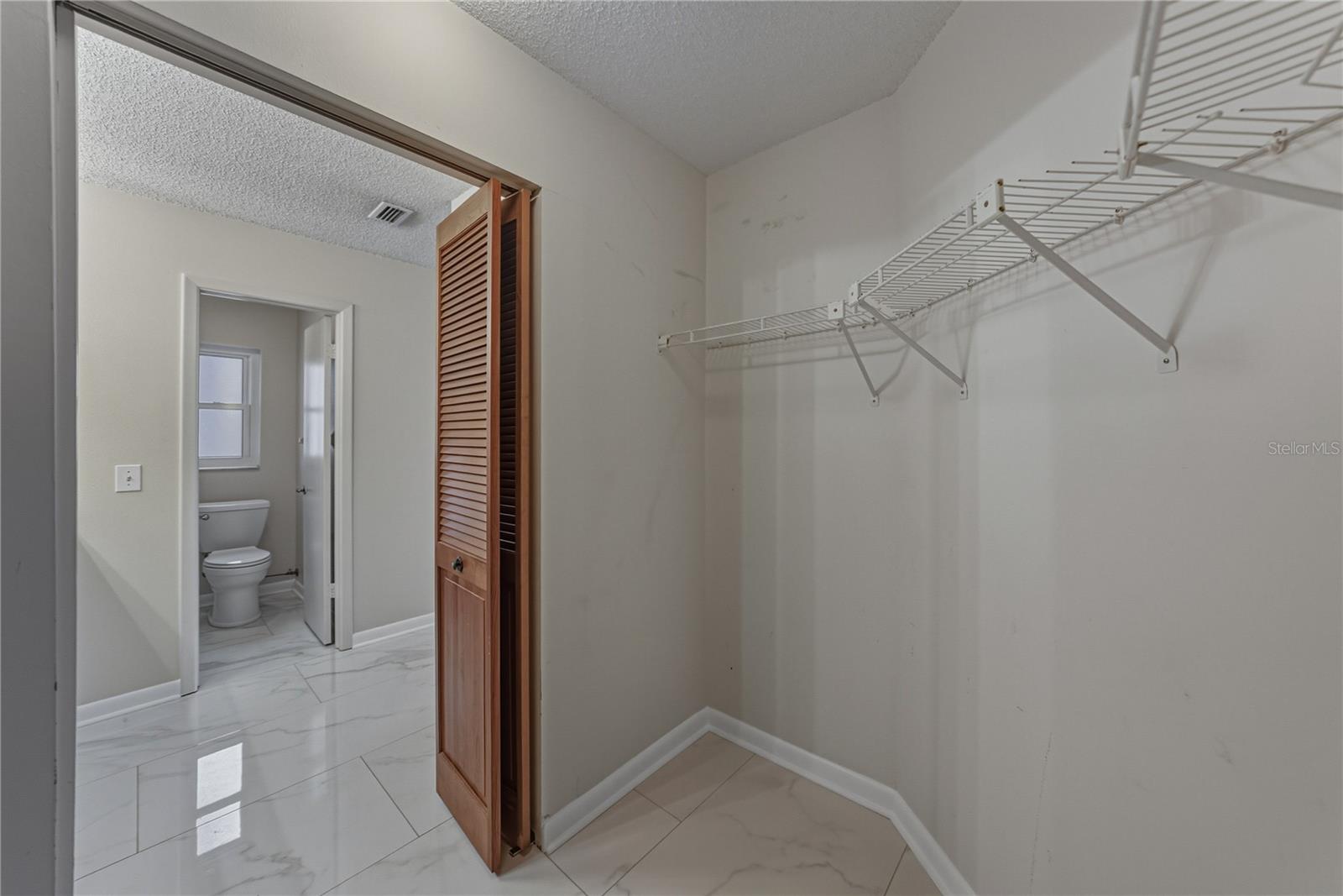 Main Bedroom Walk-In Closet