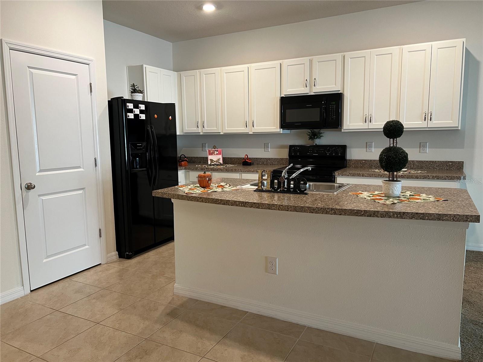 Beautiful kitchen with large island.
