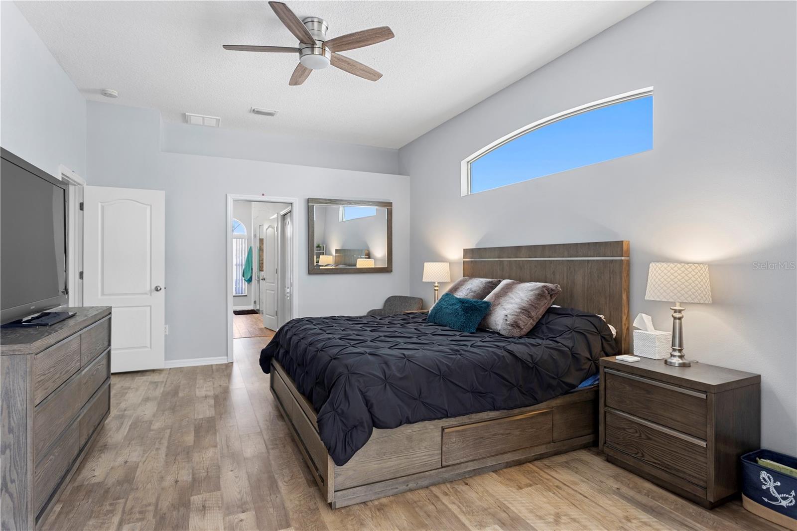 Expansive suite with room to unwind.