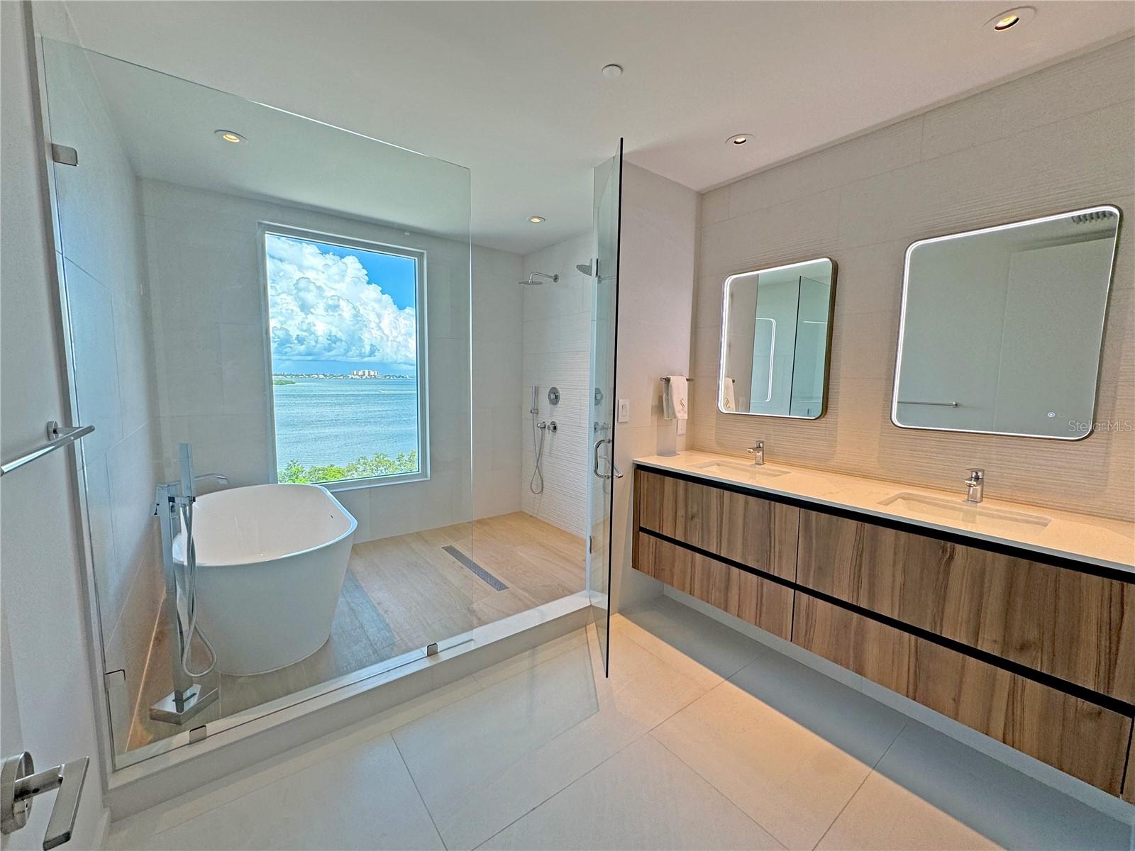 PH 609 Master Bath w/ View