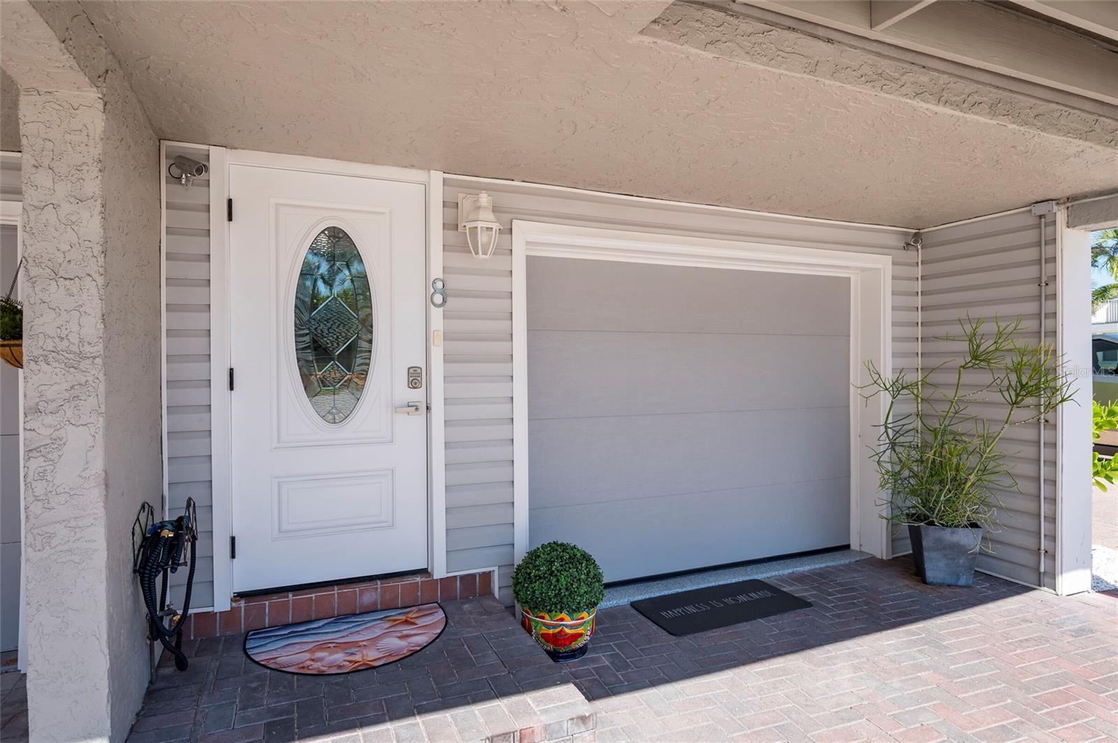 FRONT DOOR/GARAGE