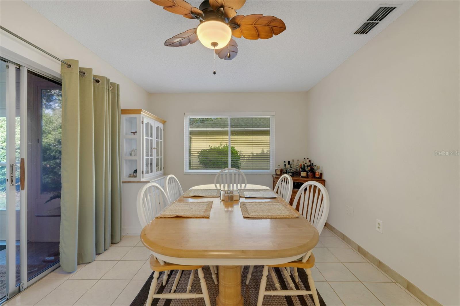 versatile space /den