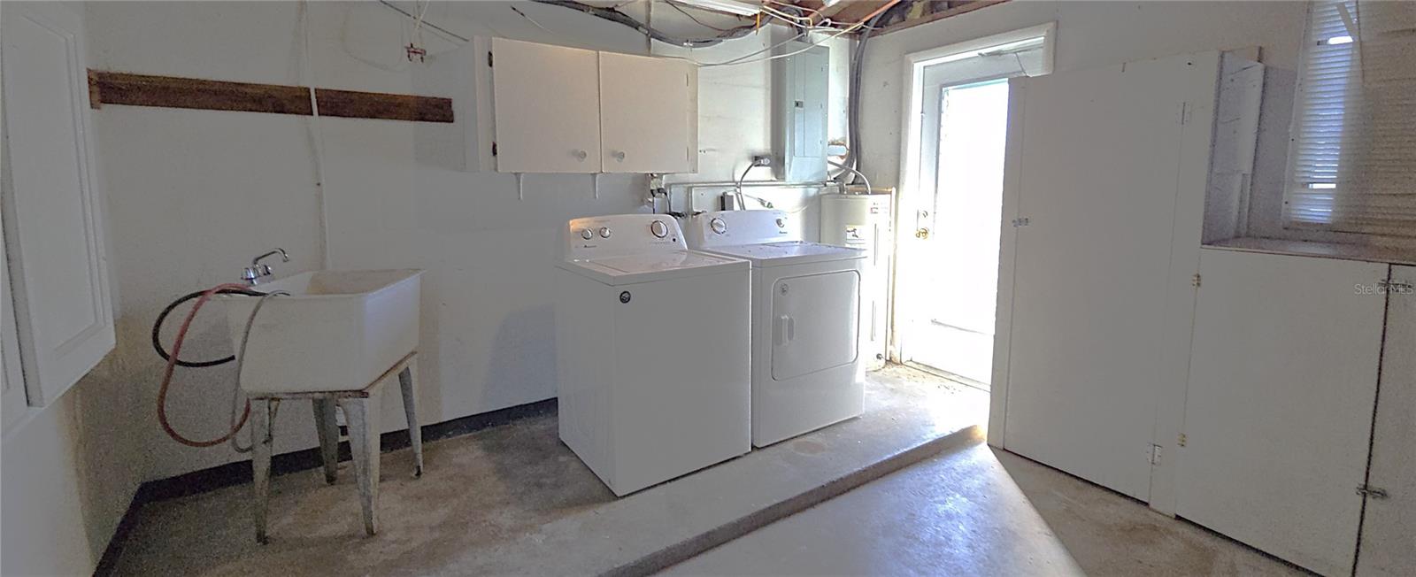 LAUNDRY AREA IN GARAGE